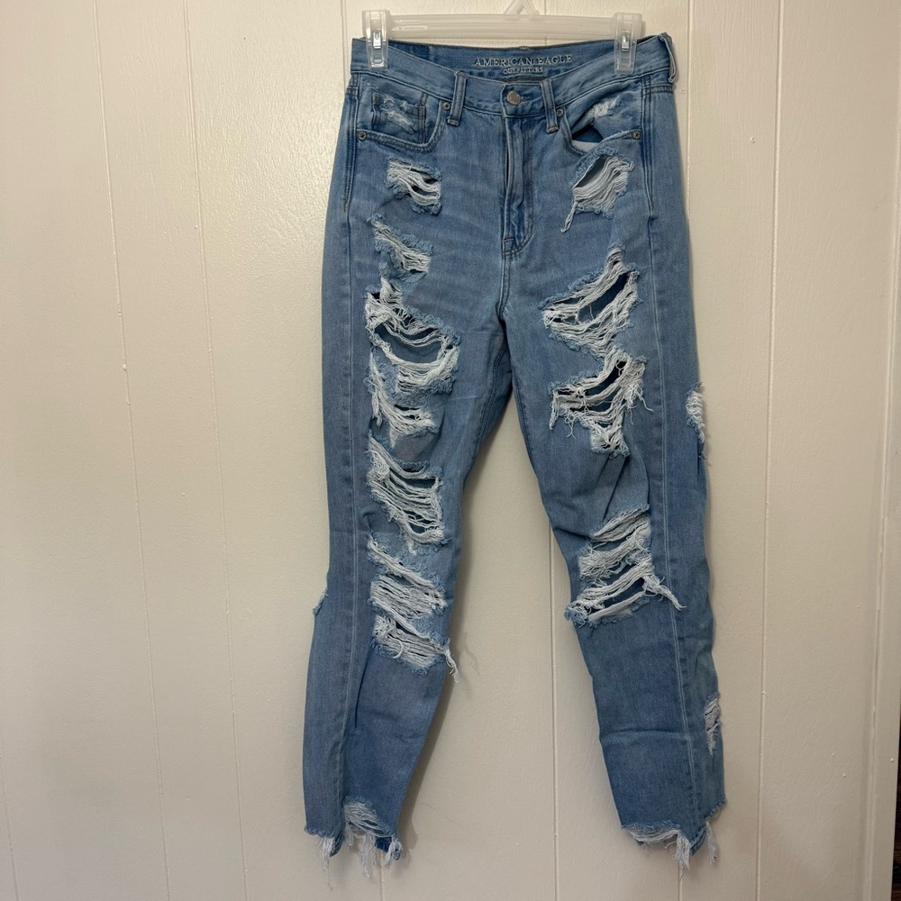 Distressed curvy mom Jean